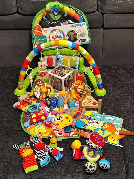 Игрушки музыкальные и развивающие  для малышей .
