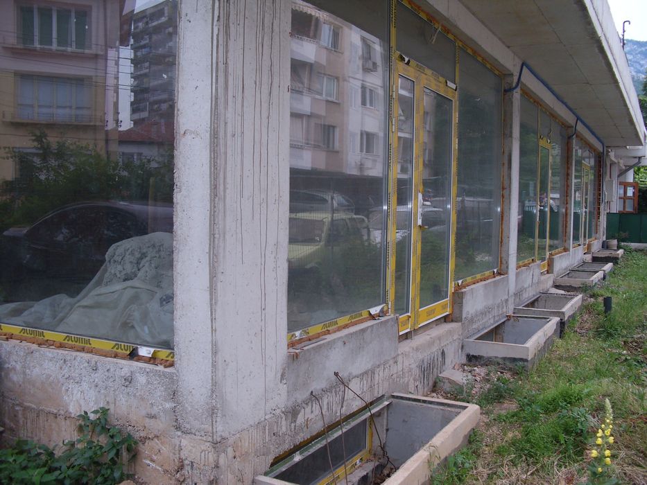 Търговски помещения
