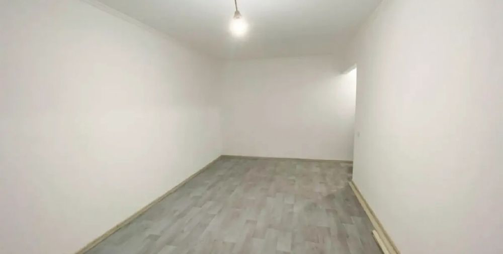 продам 1-ком. 31кв. 2мкр. 1-этаж