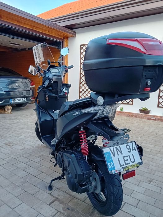Proprietar vând scuter 125cc impecabil
