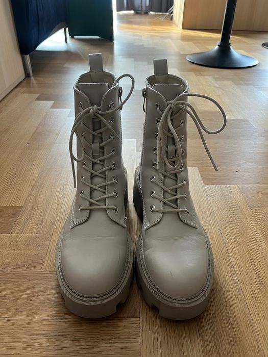 Bocanci crem cu platforma