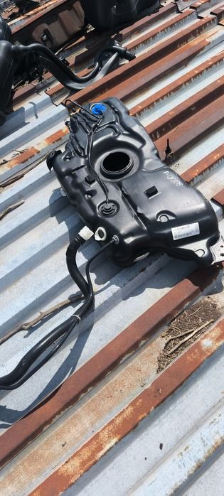 Резервоари VW Touaran; Tiguan;Golf 5; Golf 8; Skoda Karoq; Opel crossland; Corsa D; Pejeout 308/3008 Резервоар