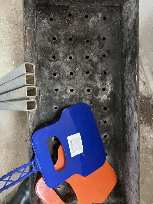 Продам мангал на ножках.