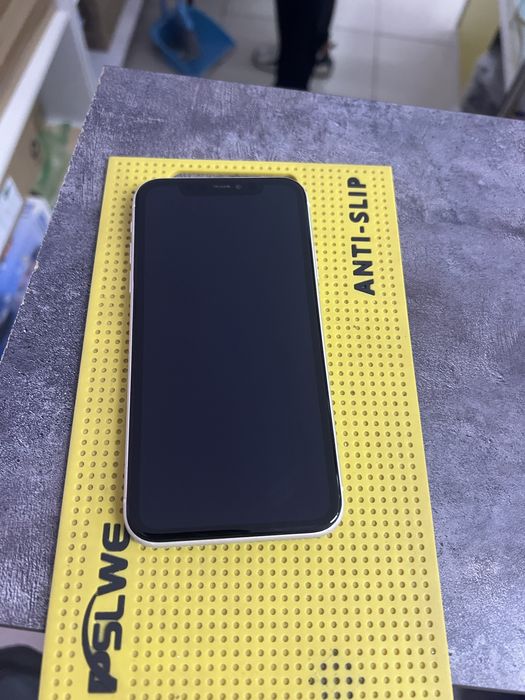 Продам iPhone 11 128GB Айфон 11 128ГБ