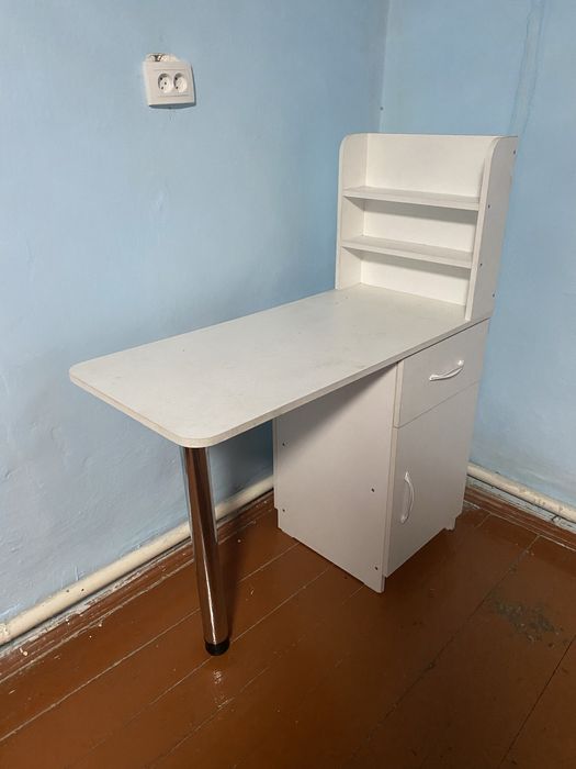 Стол для маникюра