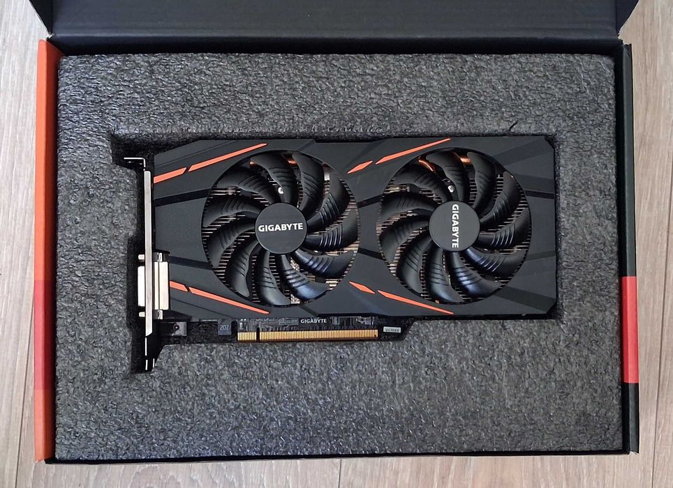 Видео карта Gigabyte RX 580 - 4GB