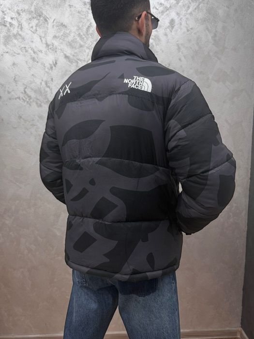 Яке North Face x Kaws