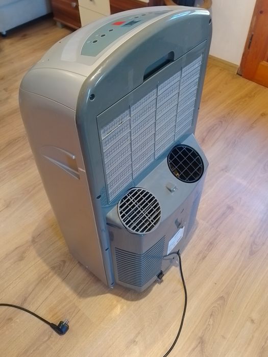 Мобилен климатик 11370 Btu