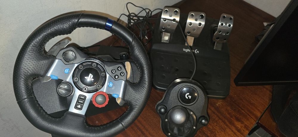 Продам игровой руль Logitech G29+ shifter (6 ступенчатый) + джойстик