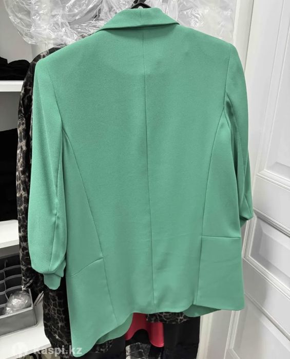 Женский пиджак.