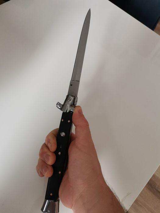 Briceag Stileto cu buton și blocator, Cuțit italian cuțit vanatoare