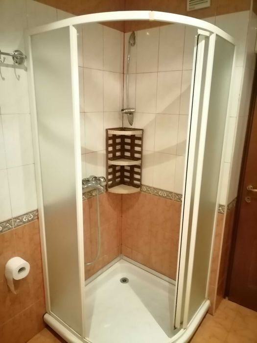 Отличен, 2-стаен апартамент под наем.