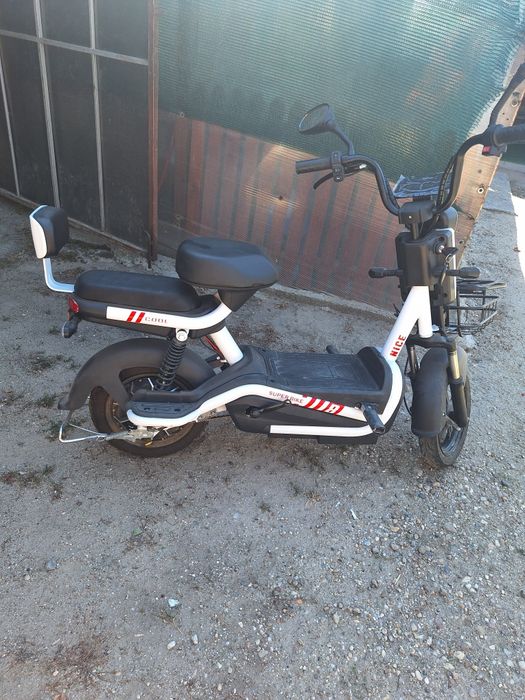 Scuter electric.