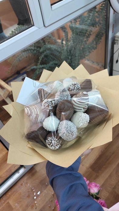 Цветы подарки розы