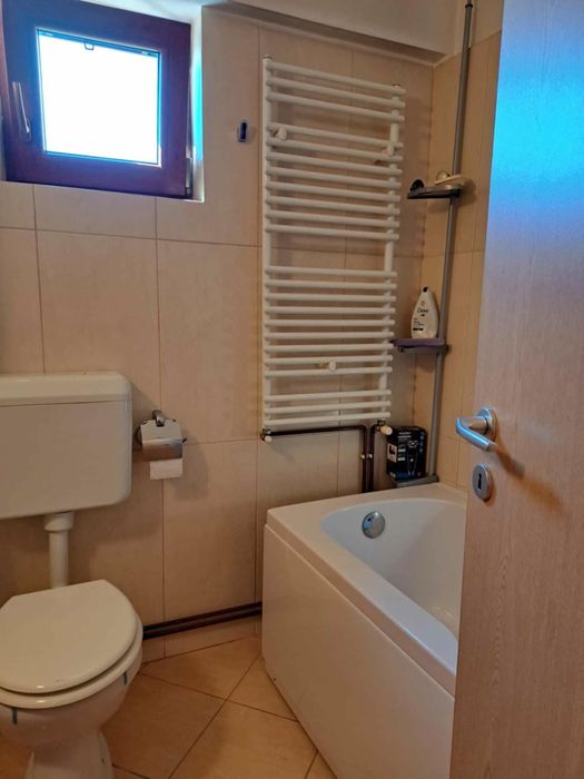 Vand apartament patru camere