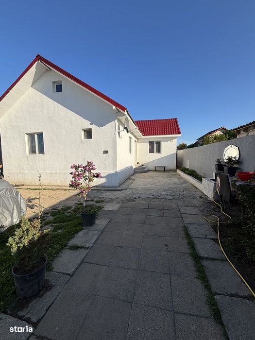 Casă cu 3 camere