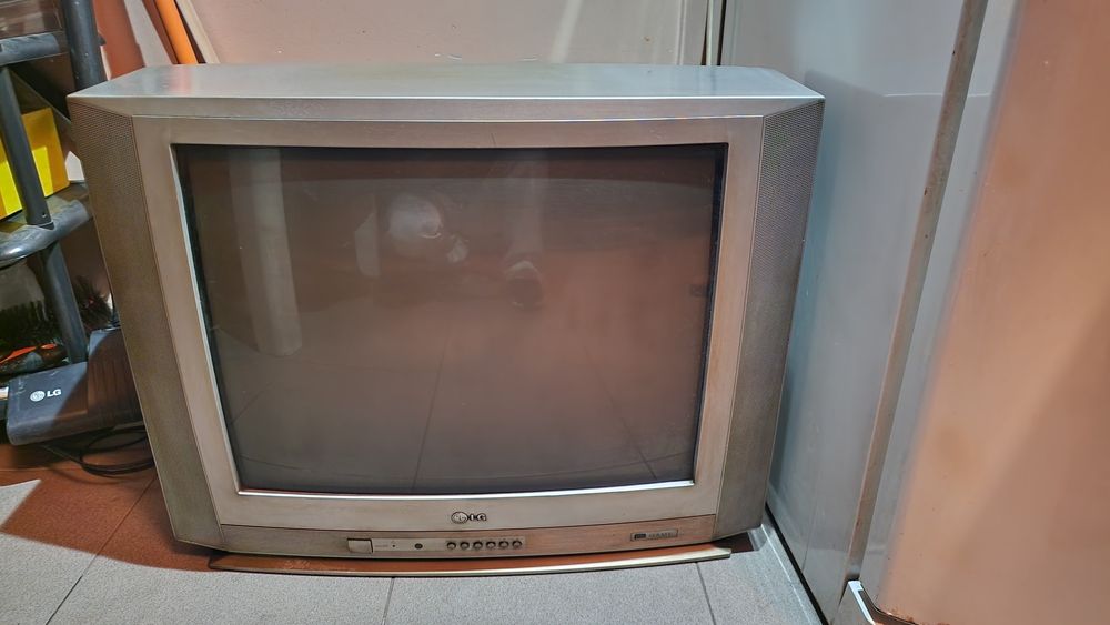 Телевизор LG  с кинескоп