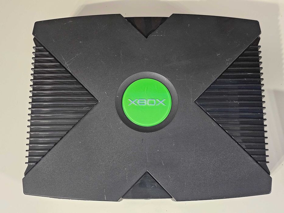 Xbox Classic cu Crystal controller editie limitata