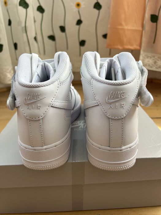Vând Air Force 1 Triple White Mid GS