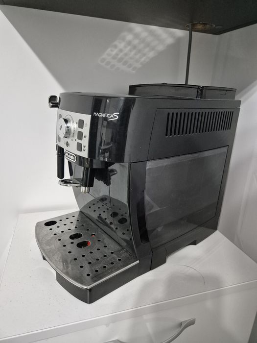 Espressor automat DELONGHI Magnifica S