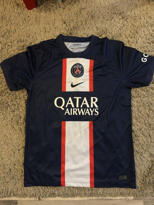 Екип на Mbappe PSG