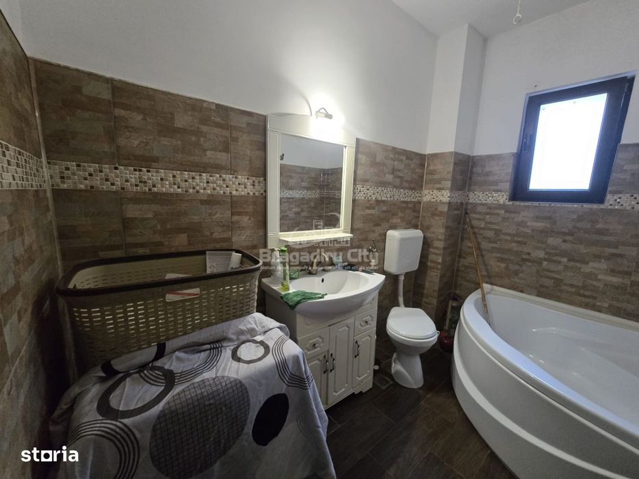Inchiriere Apartament 3 cam cu curte Monumentului Bragadiru