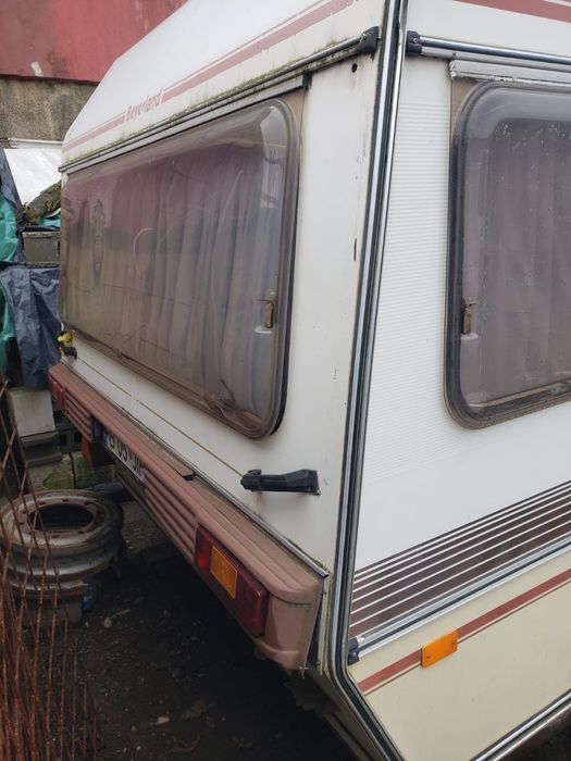 Vând rulota pentru punct fix