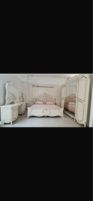 Продается спальный мебель «Лорена»