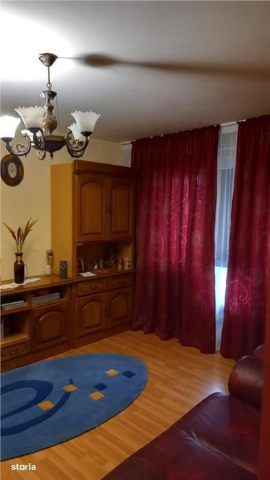 Apartament 2 camere semidecomandate,zona Cora — fotografia 1