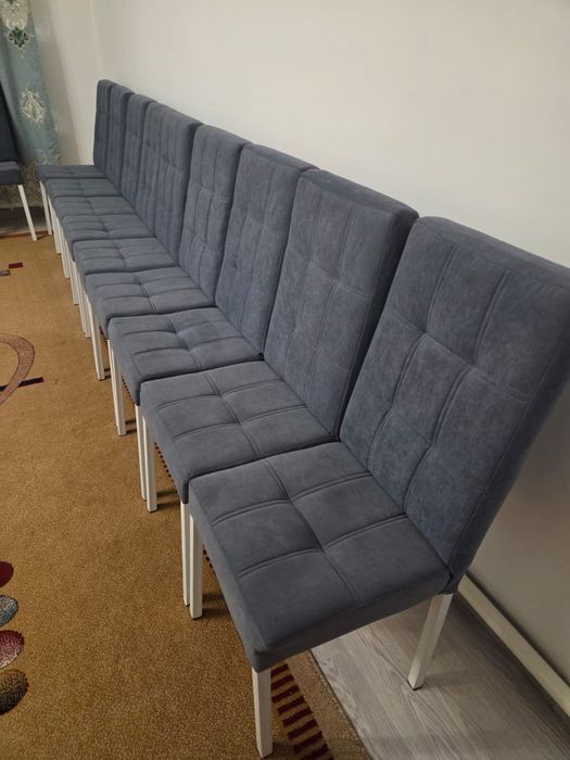 Продам новые стулья.