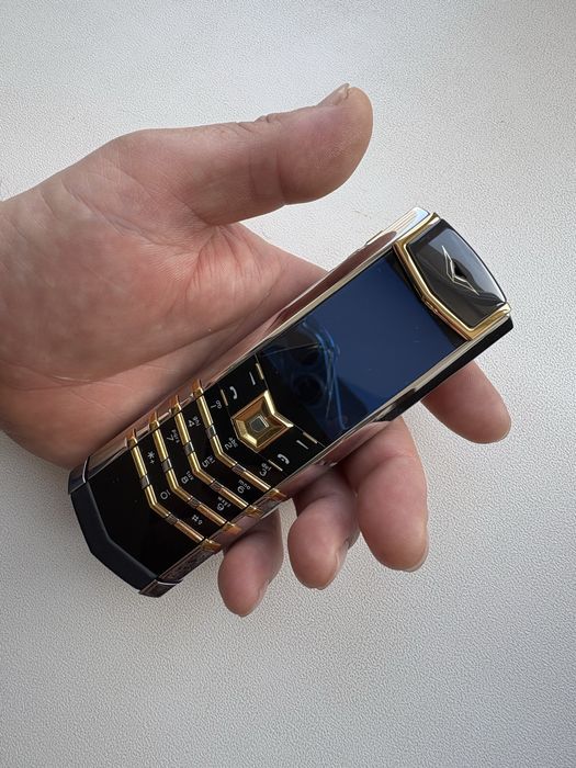 Продам телефон vertu