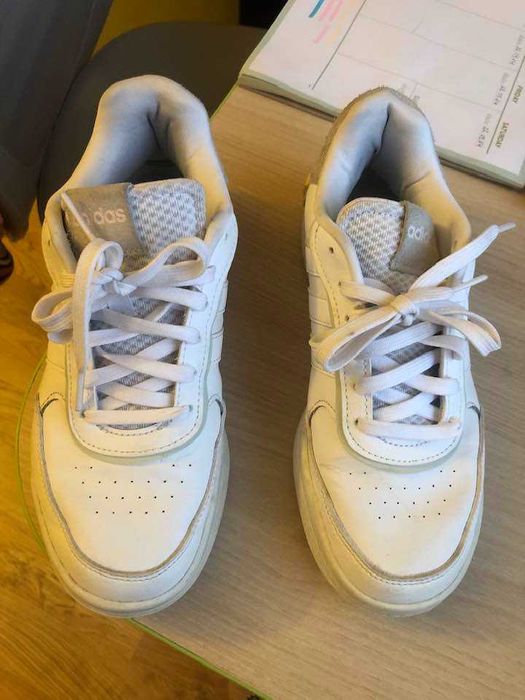 бели кожени Adidas