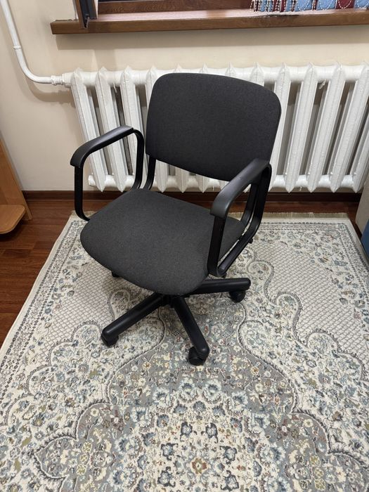 Компьютерный столик и комод