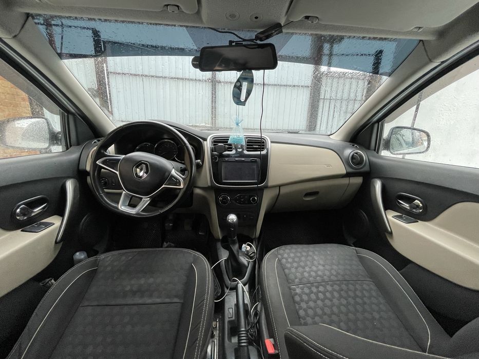 продам рено логан 2018 год