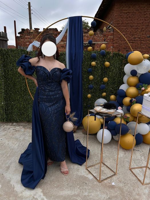 Официална рокля     .