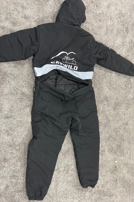 Срочно продам комбинезон новая