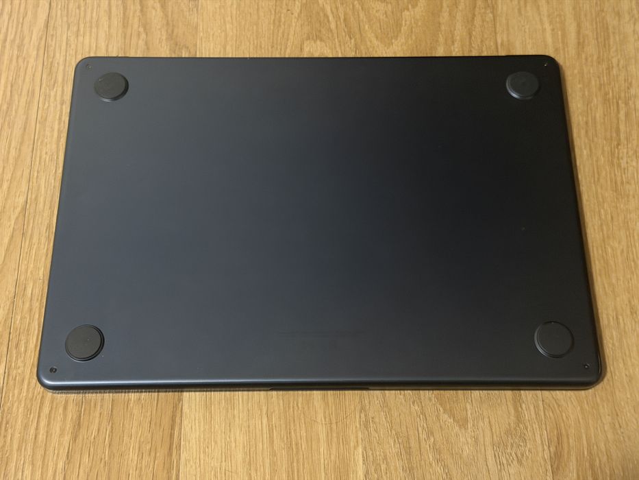 Apple MacBook AIR 2022 M1 defect