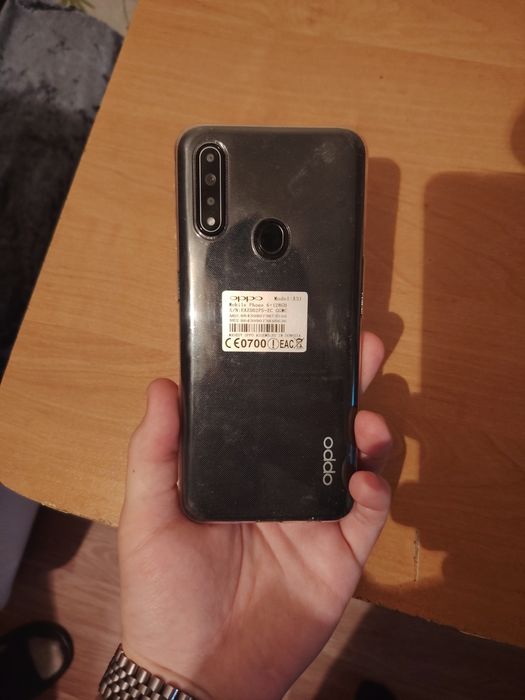 Продам срочно телефон