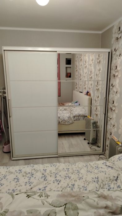 Продам телевизор, шкаф, стул