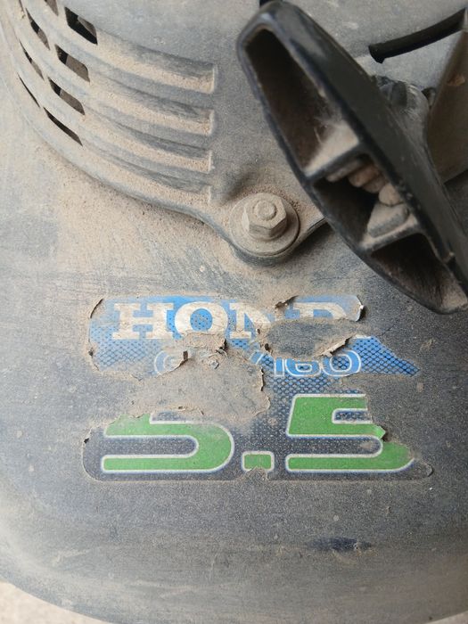 De vanzare o cositoare honda