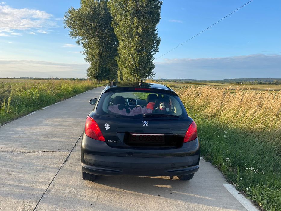 Vând mașina Peugeot 207