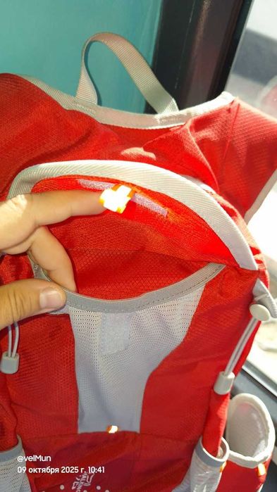 Продам новый велорюкзак красного цвета