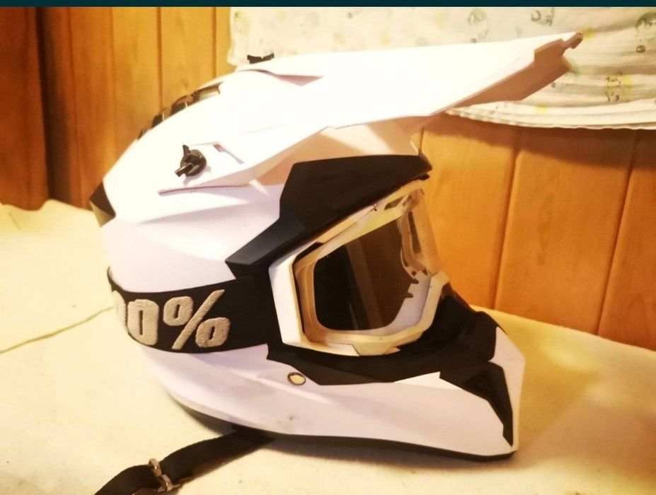 шлем эндуро мотоцикла