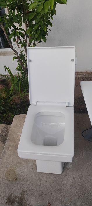 Ванна и унитаз хорошие