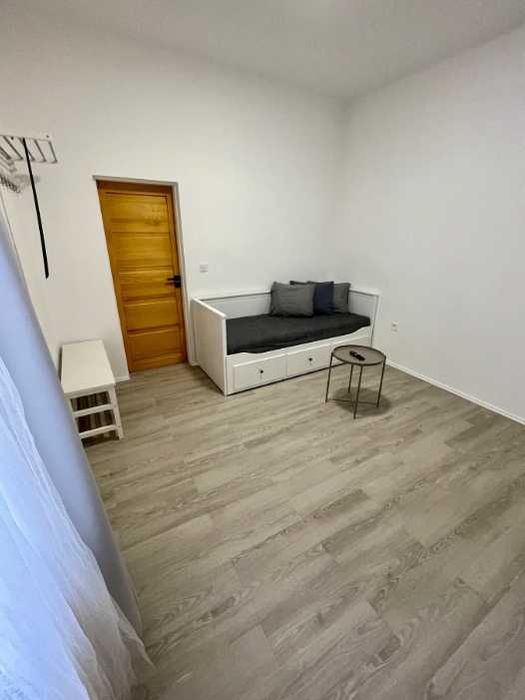 Дава се под наем Двустаен апартамент в Пловдив, Изгрев - 58 кв.м за 270.3 € - Снимка #2