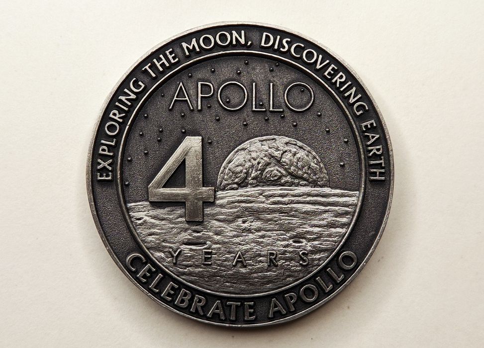 Apollo 11 монета. Медальон NASA.