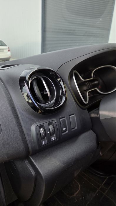 Пътнически бус под наем Автоматик 8 Местен Дълга база  Цена от 59.99€