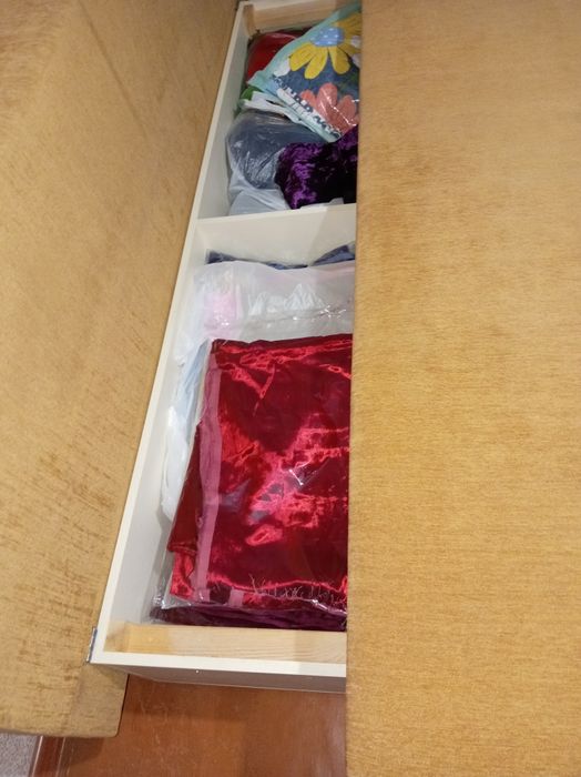 Тахта сатылады. Жақсы