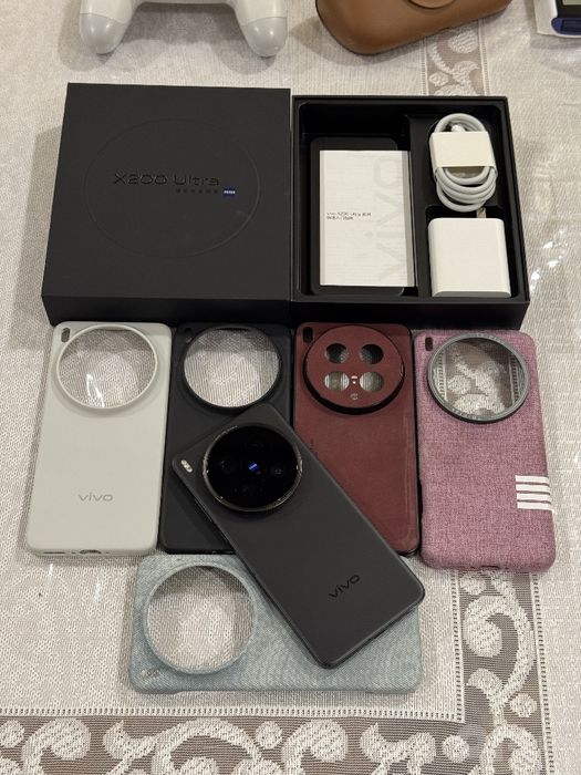 Vivo X200 Ultra Cameraphone!