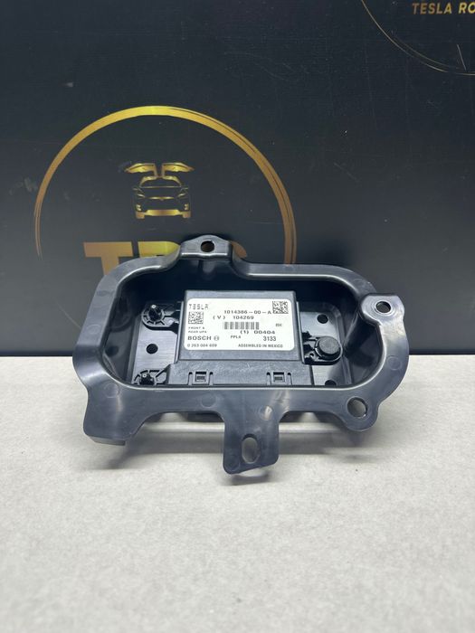 Блок Tesla model S